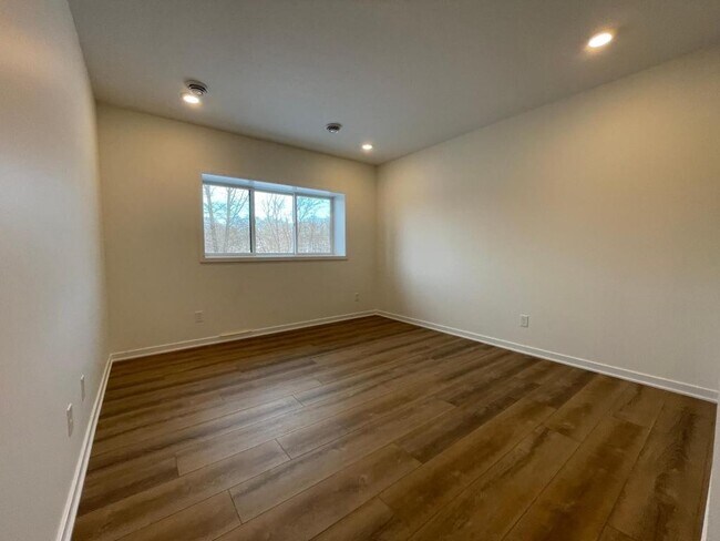 Building Photo - Rochester Rental