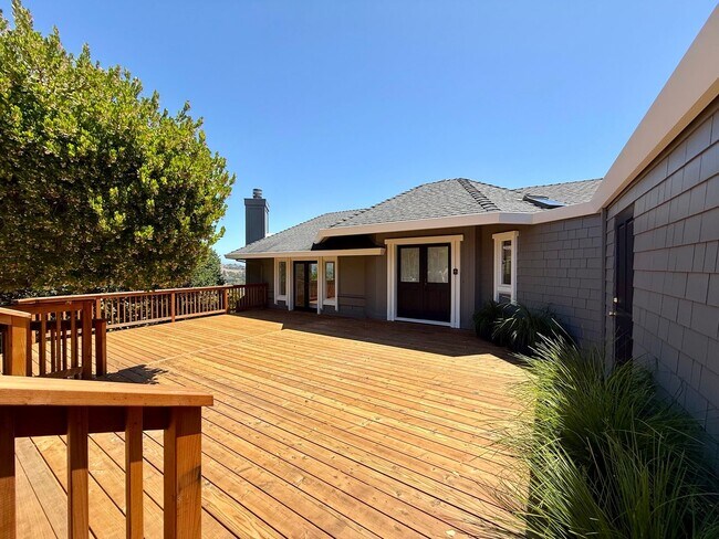 Building Photo - PANORAMIC BAY VIEW ESTATE IN PRESTIGIOUS TIBURON