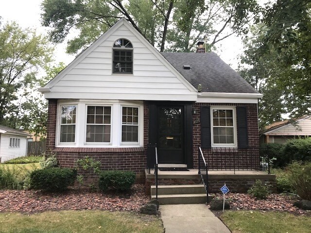 Primary Photo - 1625 W Farnum Ave