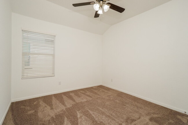 Building Photo - 15115 Nettleton Ml