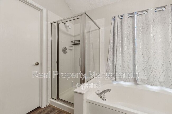 Building Photo - 1105 Dove Dr