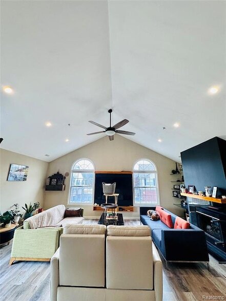 Building Photo - 28122 Carlton Way Dr