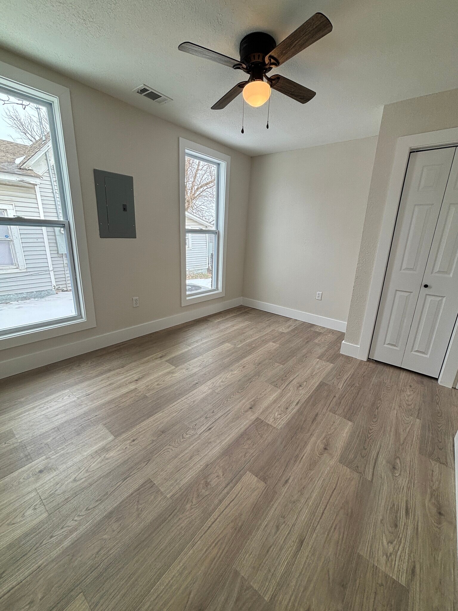 Building Photo - 613 N 2nd St