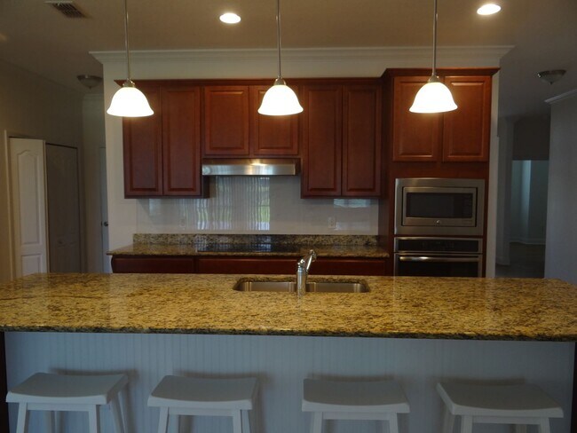 Building Photo - RIVER CLUB annual rental - Port Charlotte