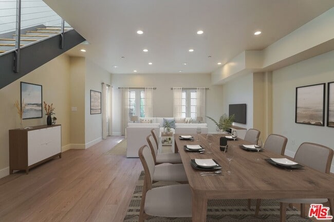 Building Photo - 1250 N Harper Ave