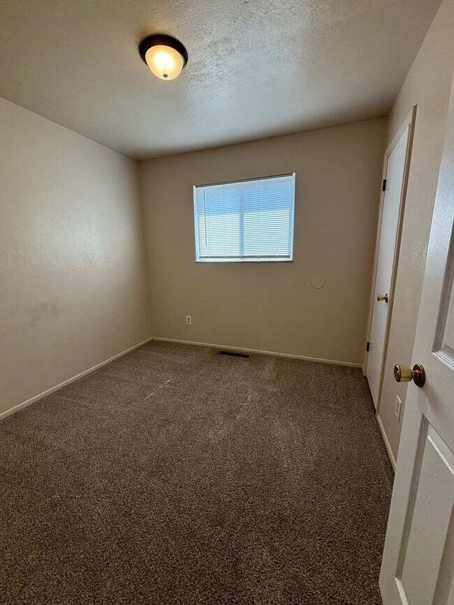 Building Photo - 3 Bedroom, 1 Bathroom Near Fort Carson - A...
