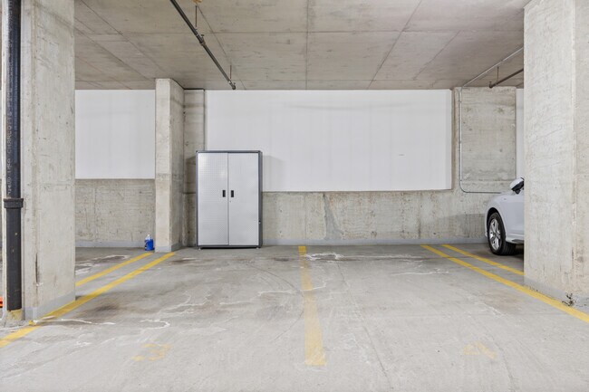 Building Photo - 30 W Erie St