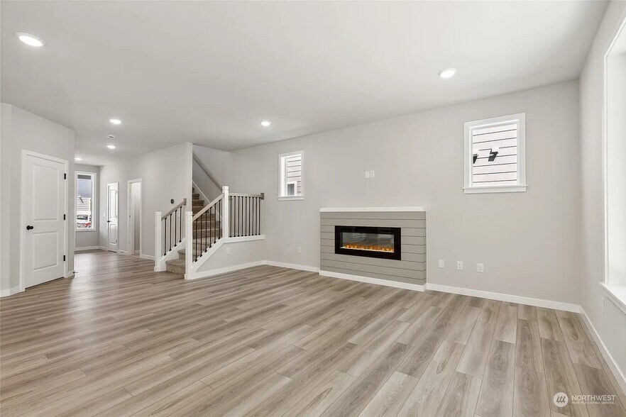 Building Photo - 5141 81st Ave NE