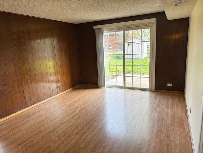 Building Photo - 1534 Revere Cir