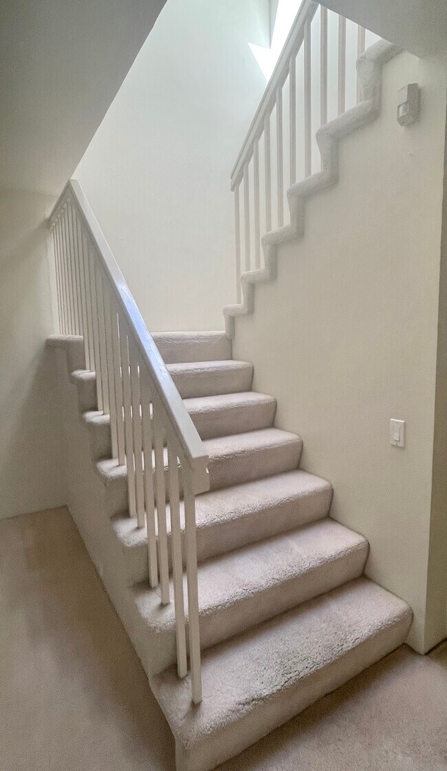 Building Photo - 1915 Discovery Village Ln