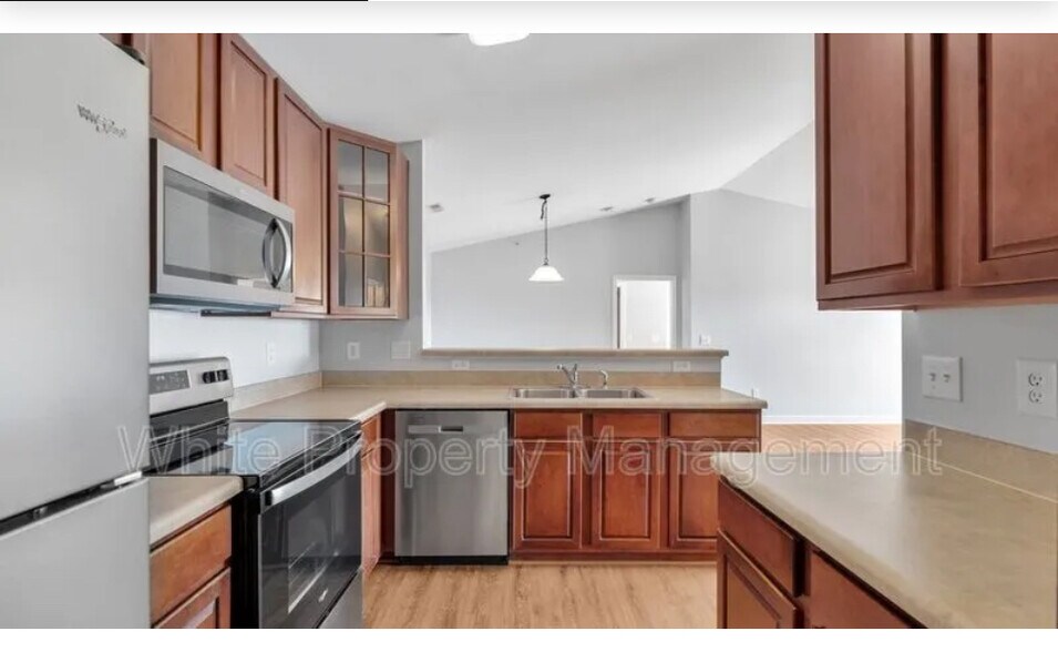 Building Photo - 339 Westbend Dr