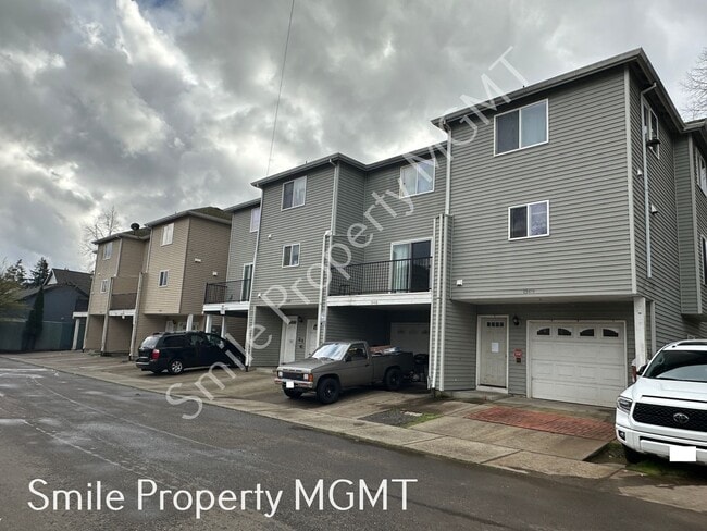 Building Photo - Condo