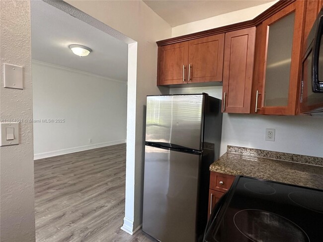 Building Photo - 1400 NE 56th St