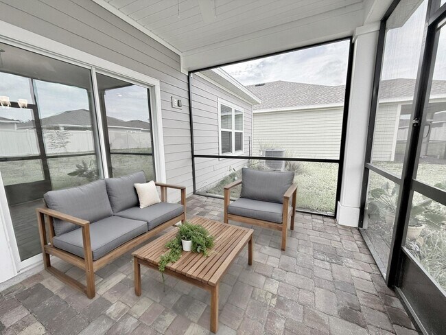 Building Photo - Like New Home In Highland Chase