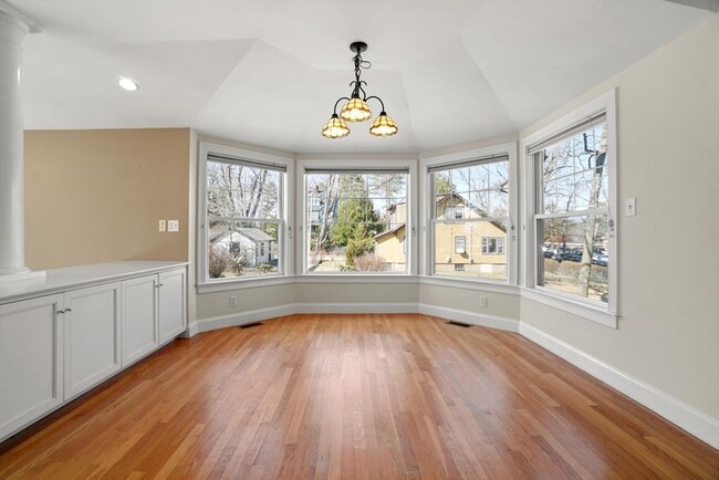 Building Photo - 20 Donizetti St