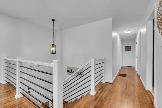 Building Photo - 917 S Forrest Dr