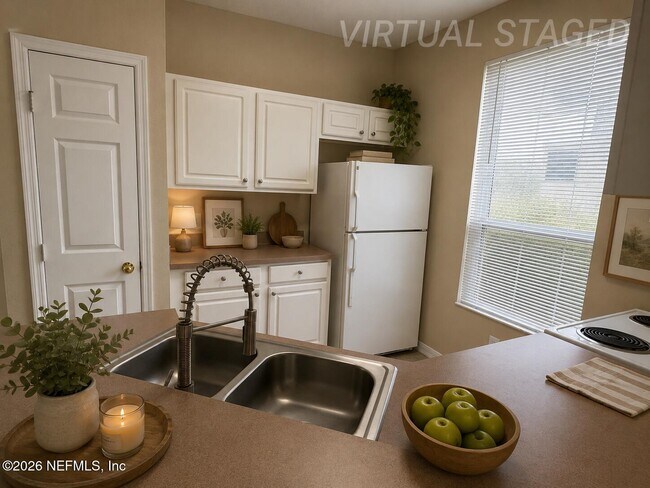 Building Photo - 13703 Richmond Park Dr N