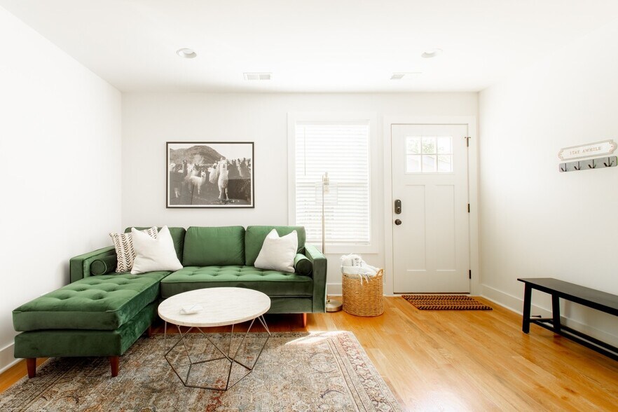 Mother-In-Law Suite - 3509A Sanford Ave