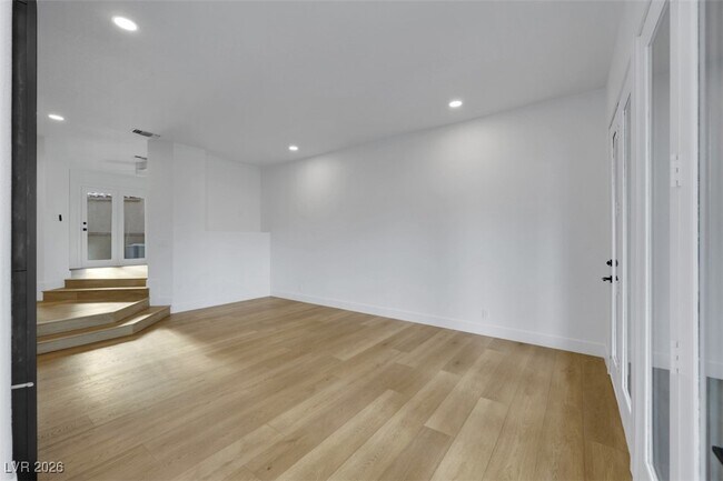 Building Photo - 7132 Mission Hills Dr