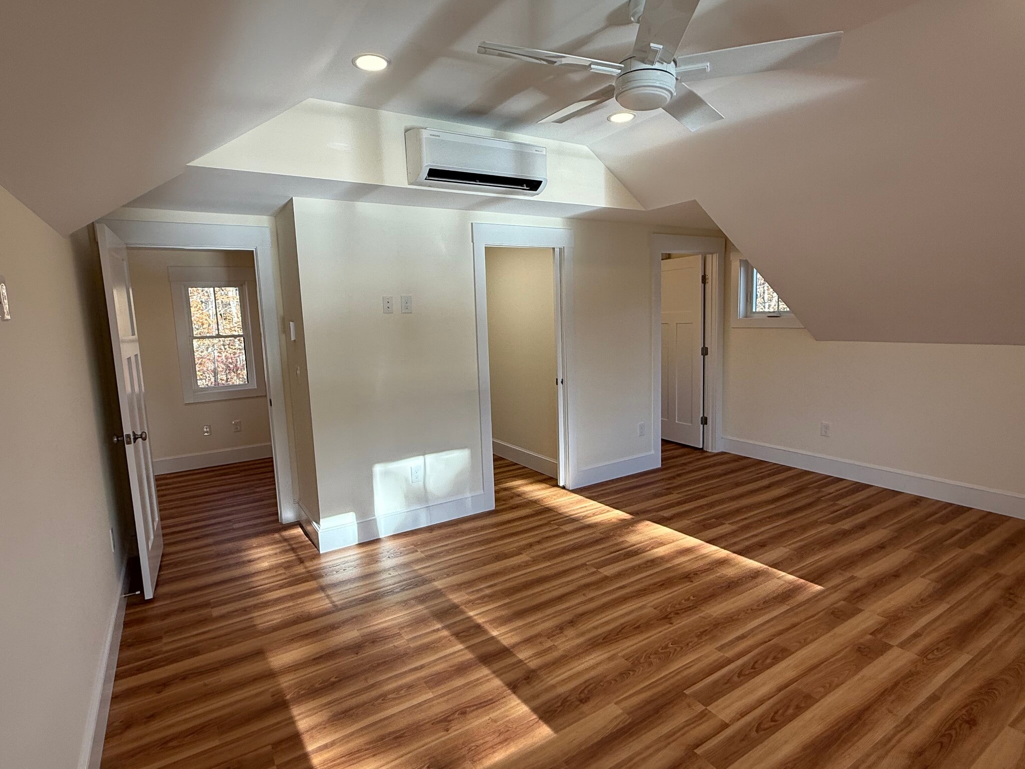 Building Photo - 14 Big Rock Ln