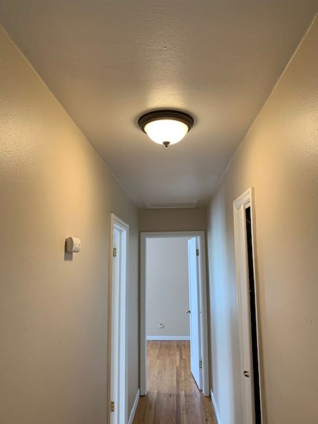 Building Photo - Very Nice 3 Bedroom House On South Hill #1555