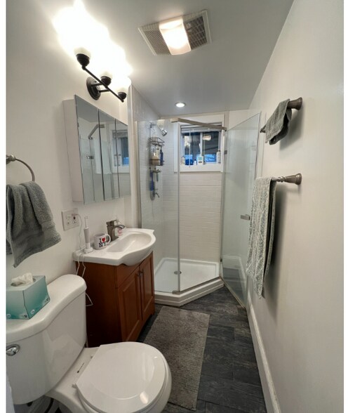 Building Photo - 121 Liberty Rd