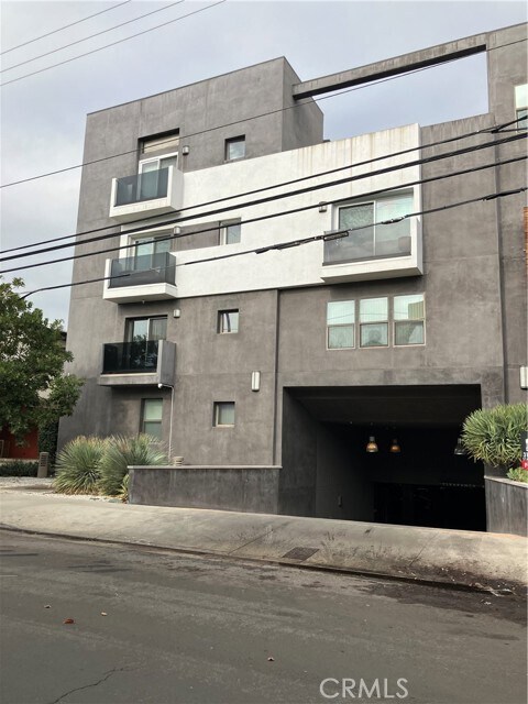 Building Photo - 11925 Kling St