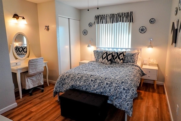 Building Photo - 7265 N Bridle Path