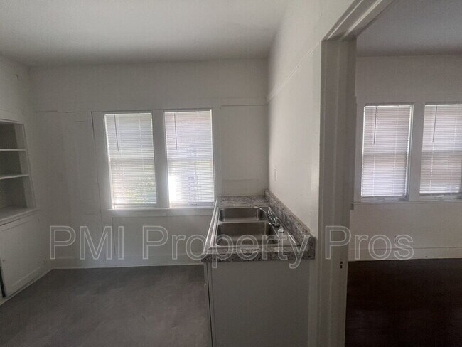 Building Photo - 3138 N 11th St