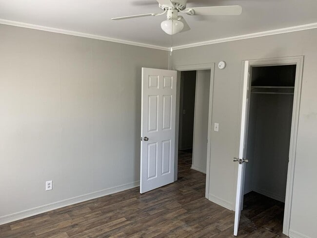 Building Photo - 204 E Fairchild Dr