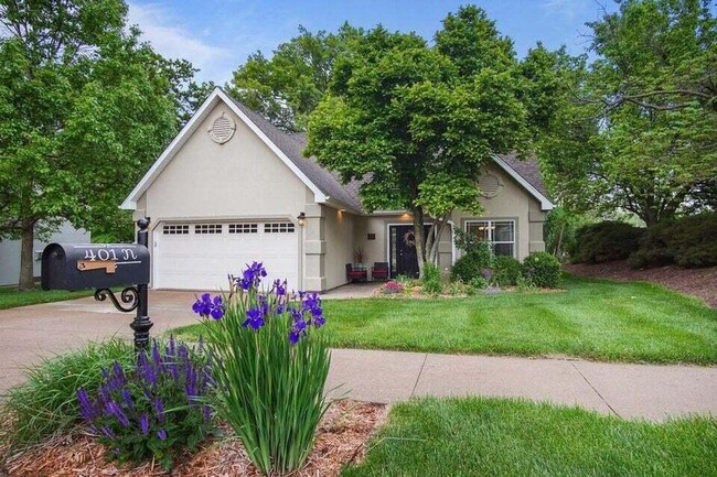 Primary Photo - 401 N Village Cir