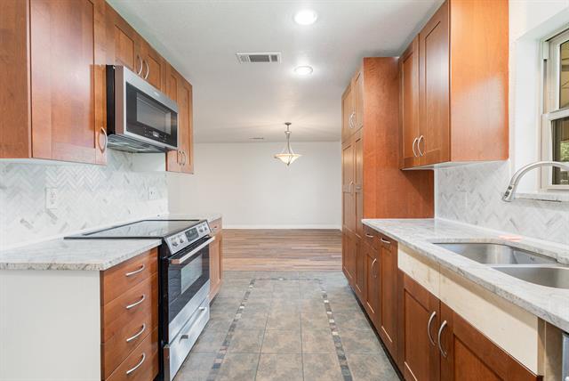 Building Photo - 920 Ashwood Dr