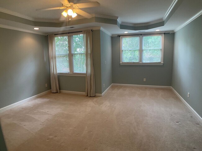 Building Photo - Gorgeous 2 Bed Condo in the heart of Carrb...