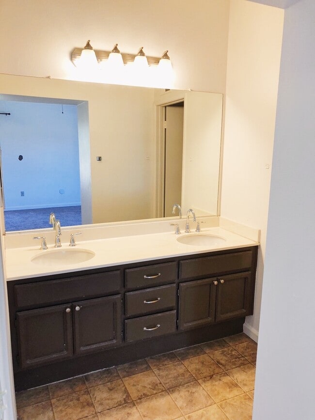Building Photo - 3 Bed, 2.5 Bath Two-Story Home in Rancho Penasquitos!