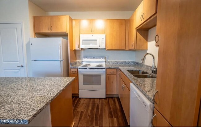 Building Photo - 2050 W Southern Ave