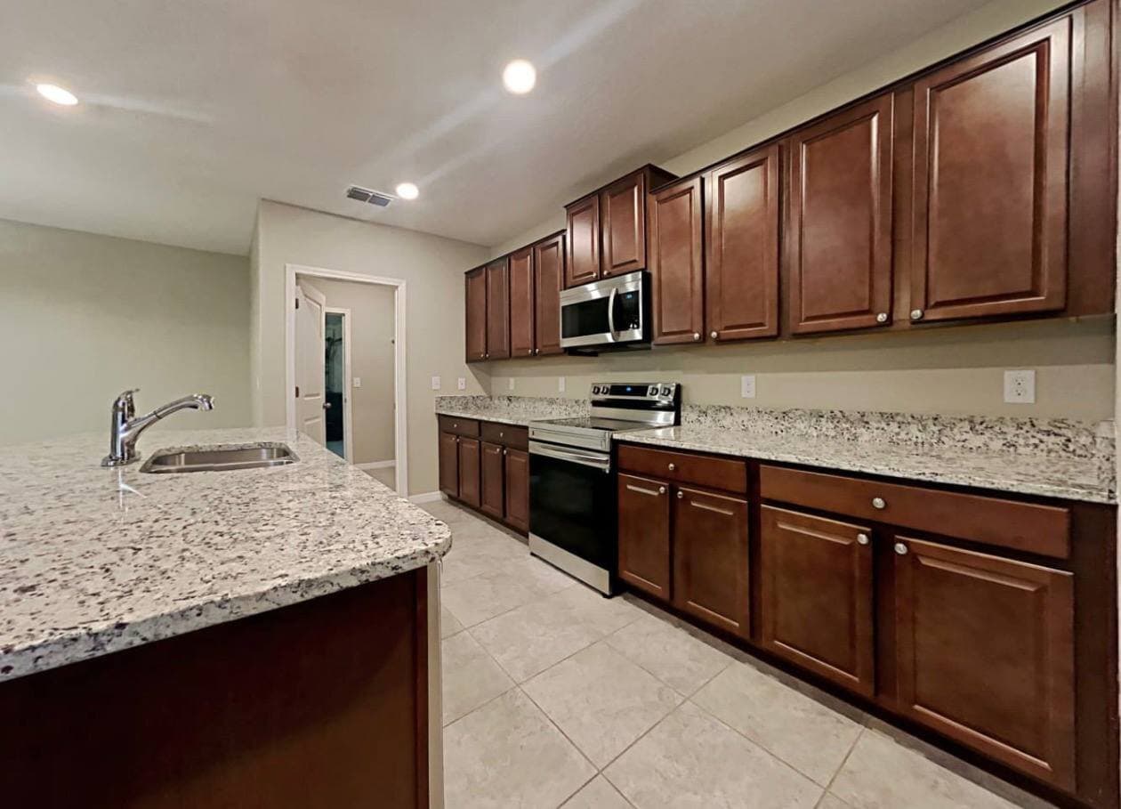 Building Photo - 10211 Cool Waterlily Ave