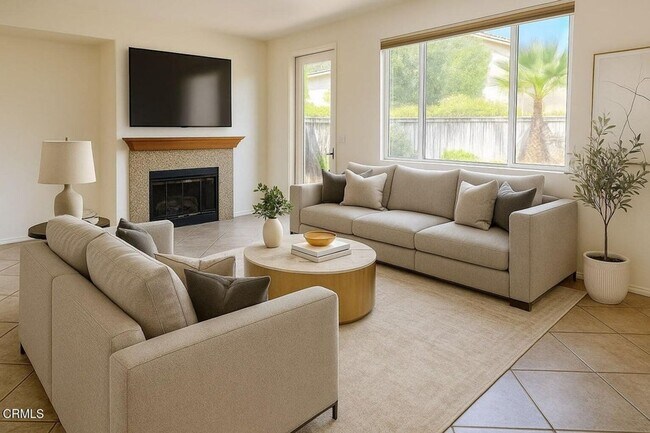 Building Photo - 822 Belleza Dr