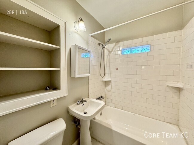 Building Photo - 217 E 46th St