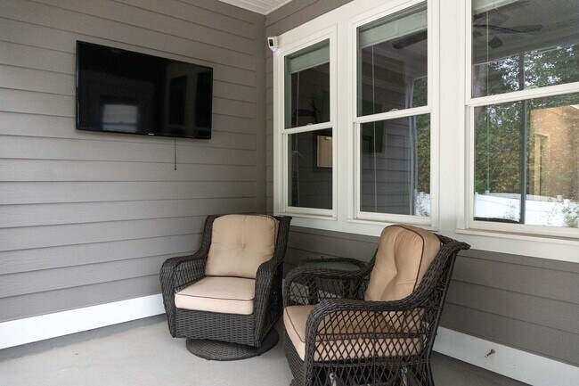 Building Photo - 2533 Capstone Dr