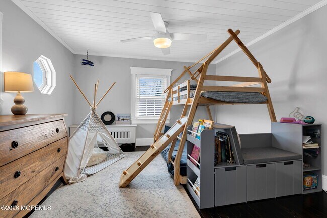 Building Photo - 555 Ocean Rd