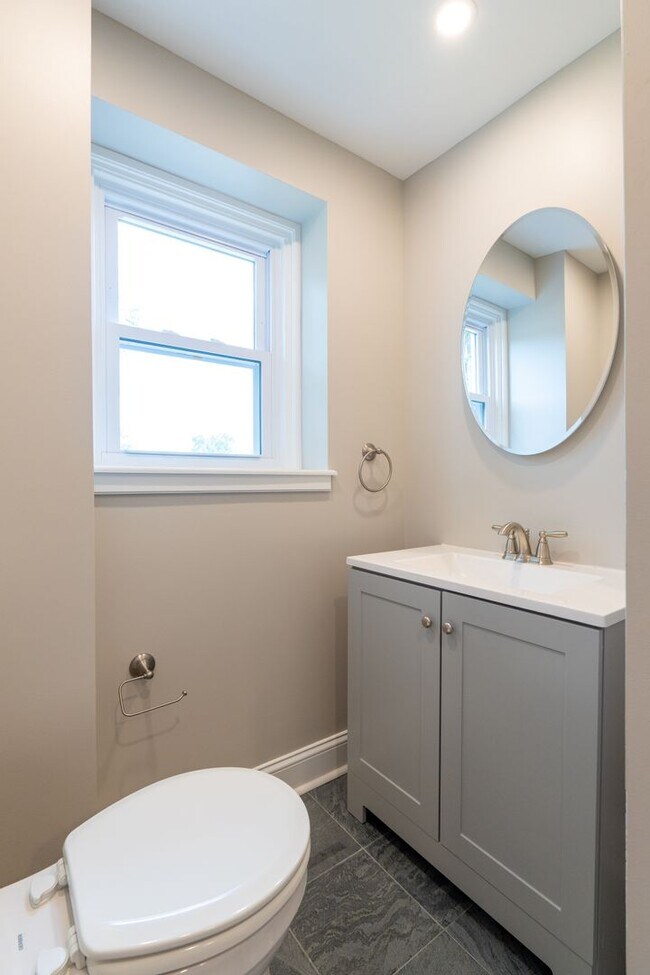 Building Photo - Rare 4 bed Gem in Marple Newtown