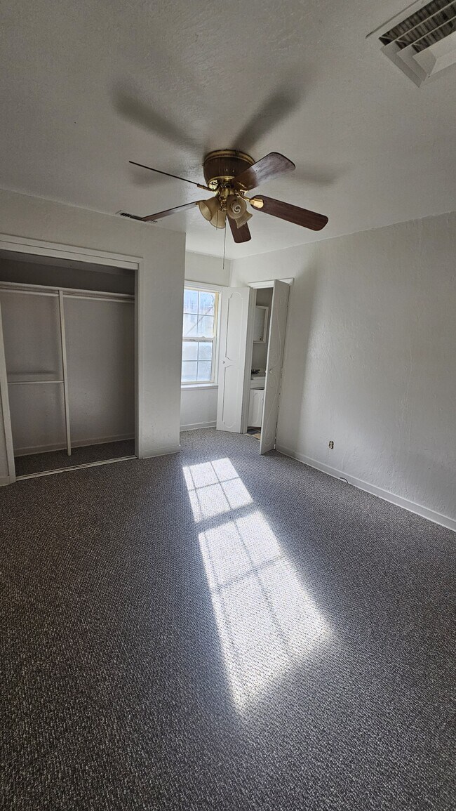 Building Photo - 2545 Nevada Ave