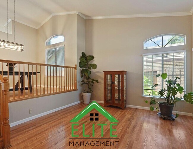 Building Photo - Spacious 4-Bedroom, 3-Bath Home in Desirab...