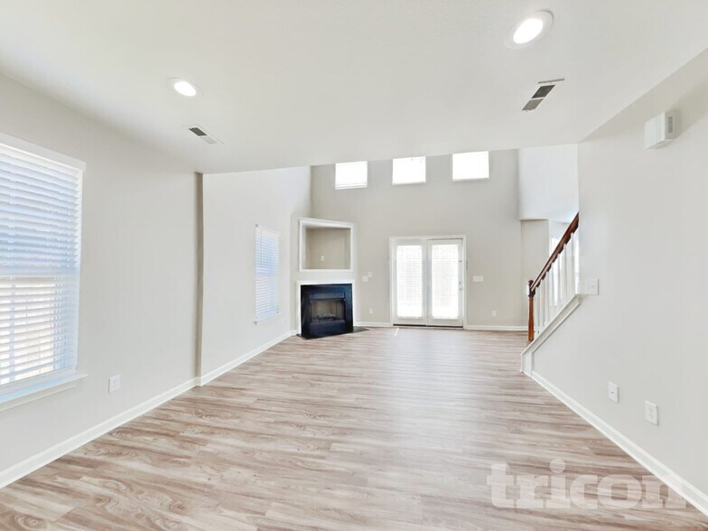 Building Photo - 986 Peachtree Meadows Cir