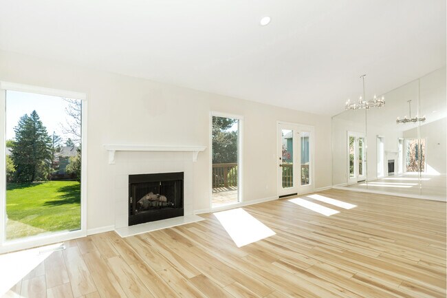 Building Photo - 37743 Avon Ln