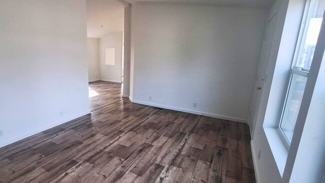 Building Photo - 543 N Lamb Blvd