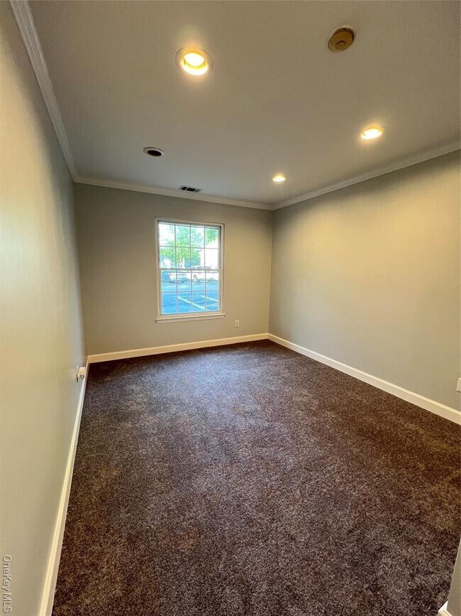 Building Photo - 209 Fairview Cir