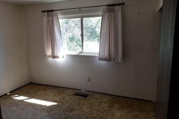 Building Photo - 875 Tanglewood Dr