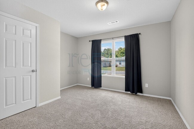 Building Photo - Modern Living in Wisteria: Contemporary 3-Bed 2-Bath Oasis Near I-430
