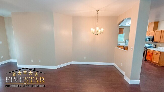 Building Photo - 1733 Pyxis St